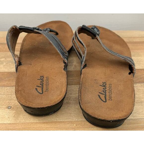 Clarks Bendable Silver Metallic Leather Thong Sandals-Size 7 - Picture 4 of 6